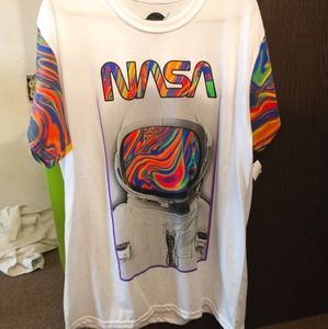 BRAND NEW LARGE NASA TEE